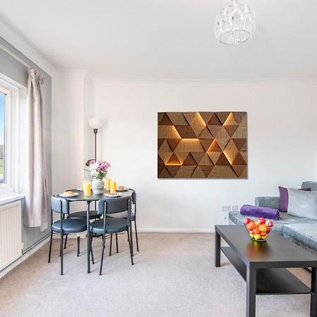 Onsitestays - Cosy 2-Bedroom Apartment With Private Entrance & Long Stay Prices Грейвсенд Экстерьер фото
