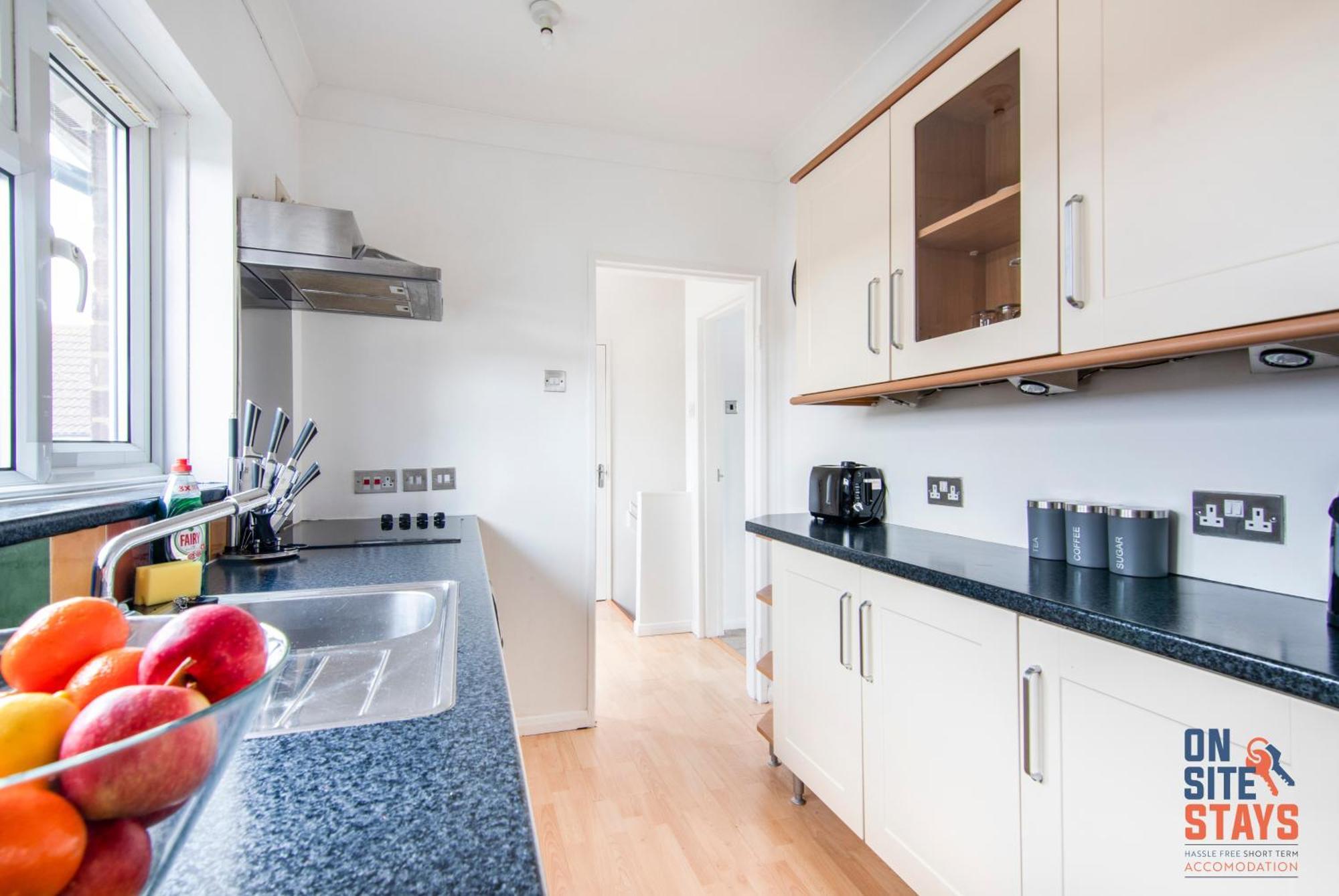 Onsitestays - Cosy 2-Bedroom Apartment With Private Entrance & Long Stay Prices Грейвсенд Экстерьер фото